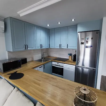 Villa Spacious With Private Pool And Views