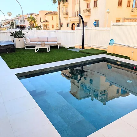 Spacious With Private Pool And Views Villa *