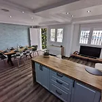 Spacious With Private Pool And Views וילה *
