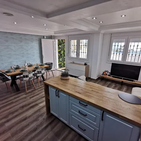 Spacious With Private Pool And Views Вилла *