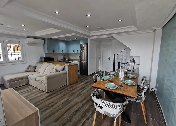 Spacious With Private Pool And Views *