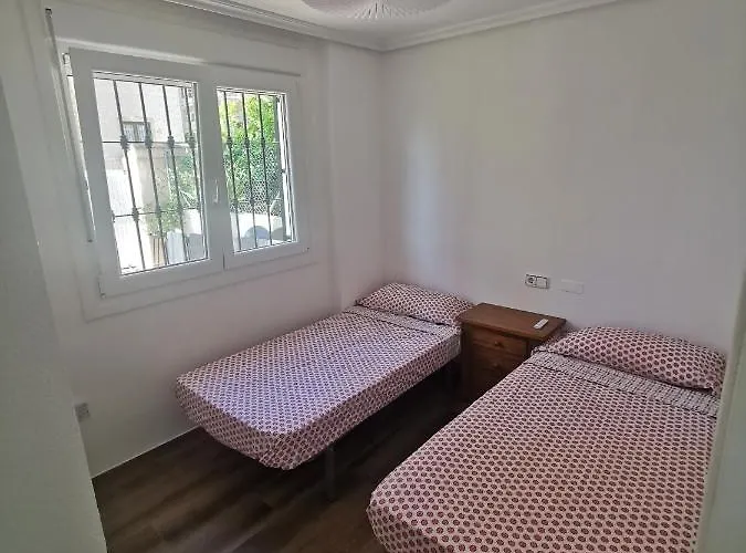 Spacious With Private Pool And Views