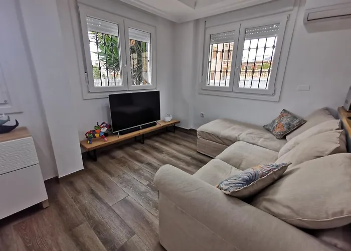 Spacious With Private Pool And Views